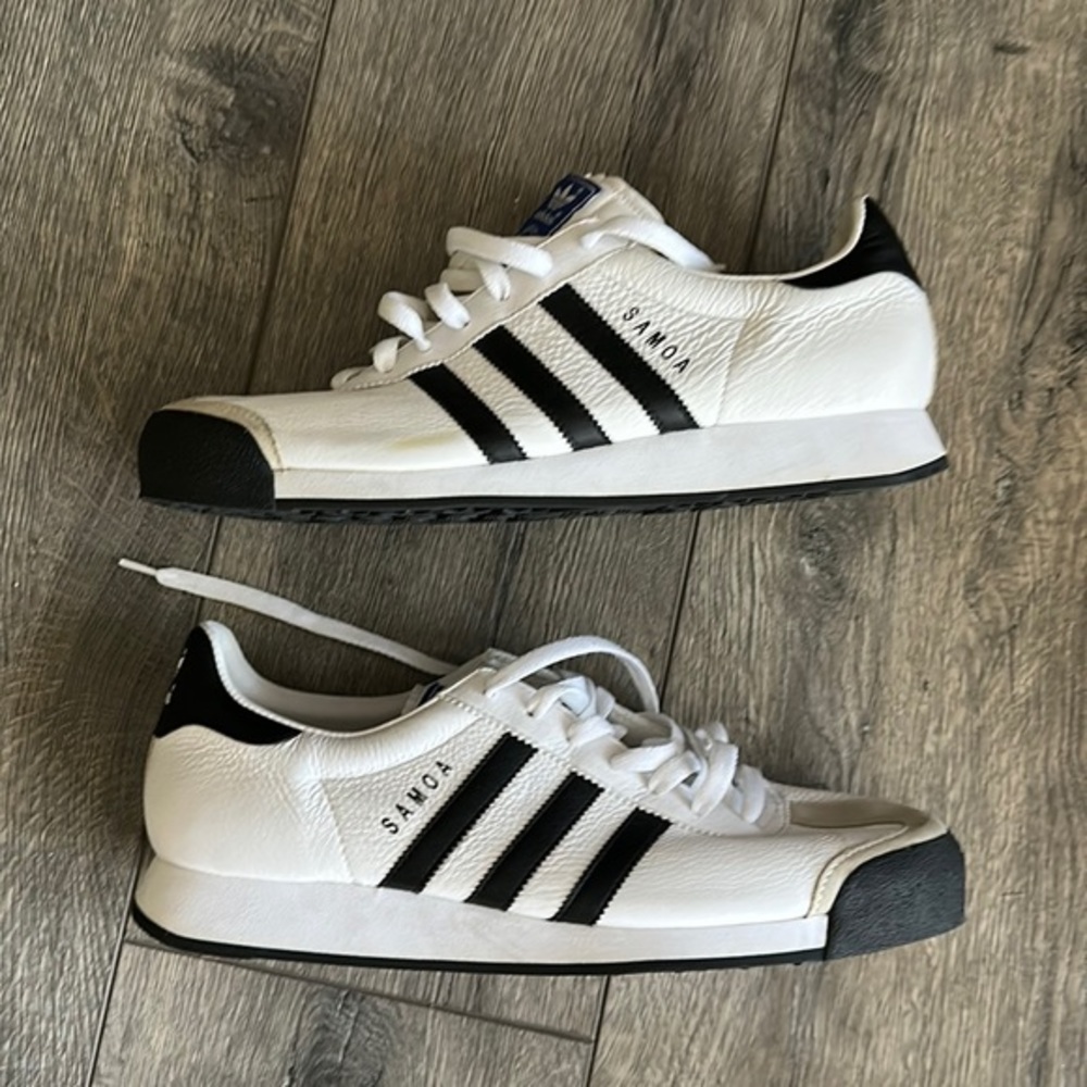 Adidas shoes Samoa men's size 12 white and black sneakers